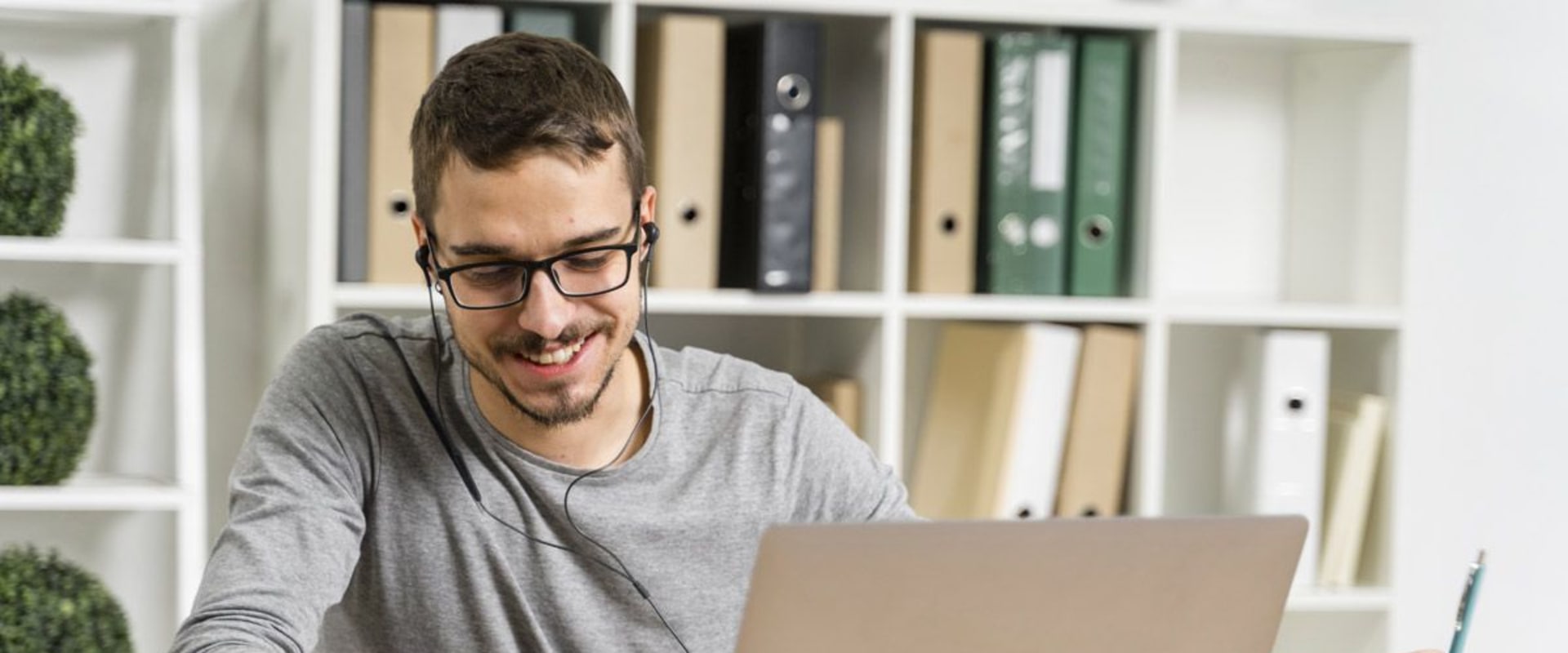 The Power of Online Tutorials and Videos for Achieving a 9 in GCSE Computer Science